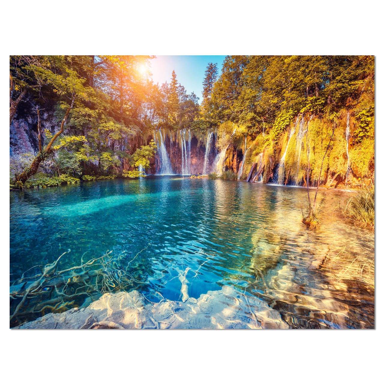 Designart - Turquoise Water and Sunny Beams - Landscape Photography Canvas Print